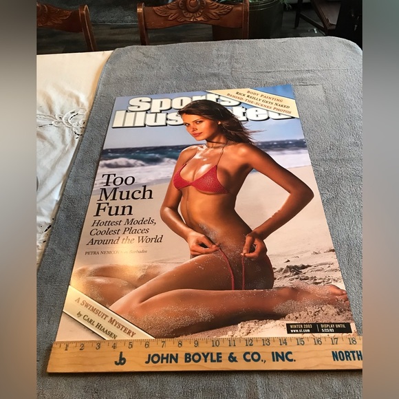 2003 Sports Illustrated Seimsuit Issue Cover Poster - Picture 2 of 3